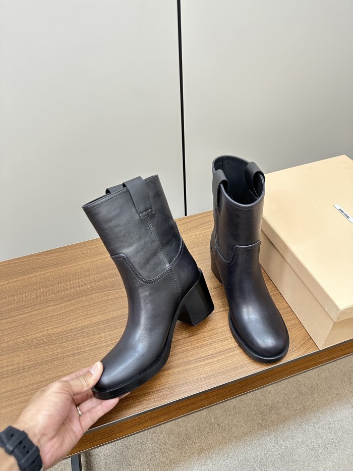 Miu Miu 001 boots XM004