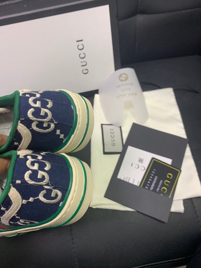 Gucci 017 Casual shoes XM082