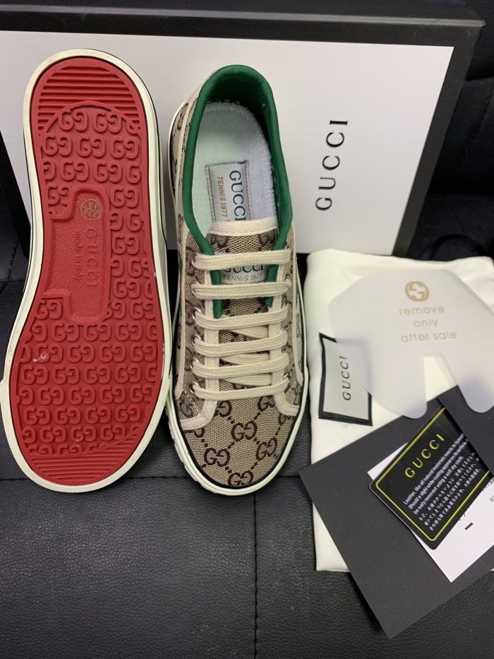 Gucci 017 Casual shoes XM082