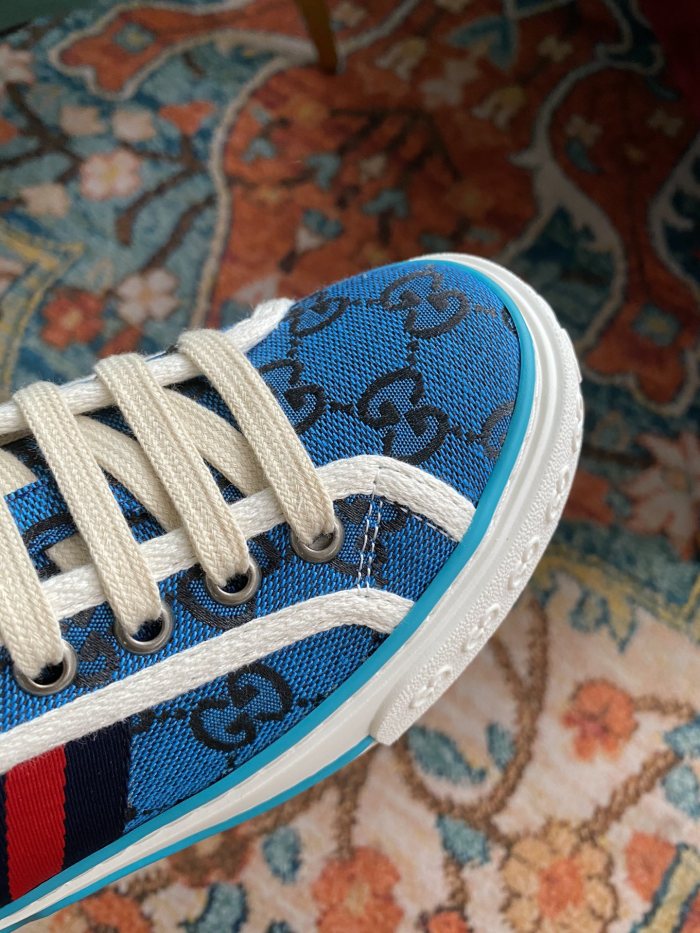 Gucci 018 Casual shoes XM062
