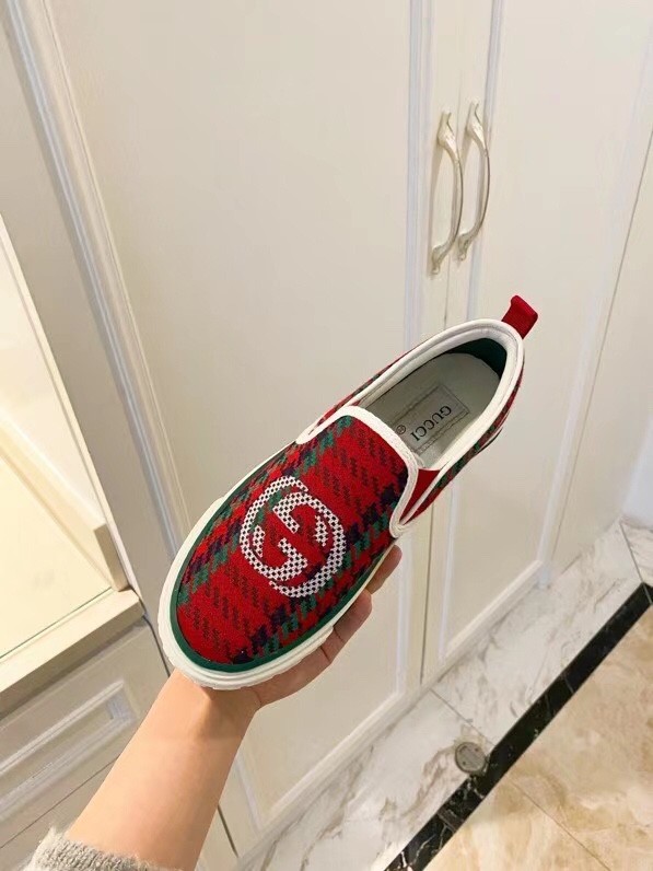 Gucci 020 Casual shoes XM062