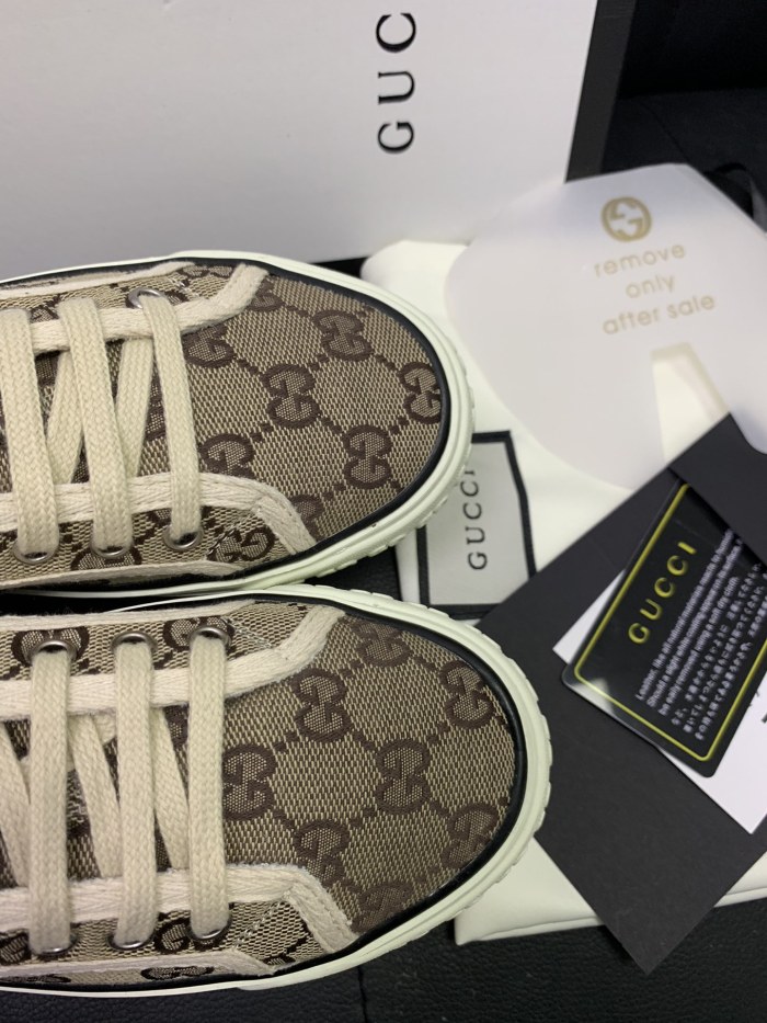 Gucci 017 Casual shoes XM082