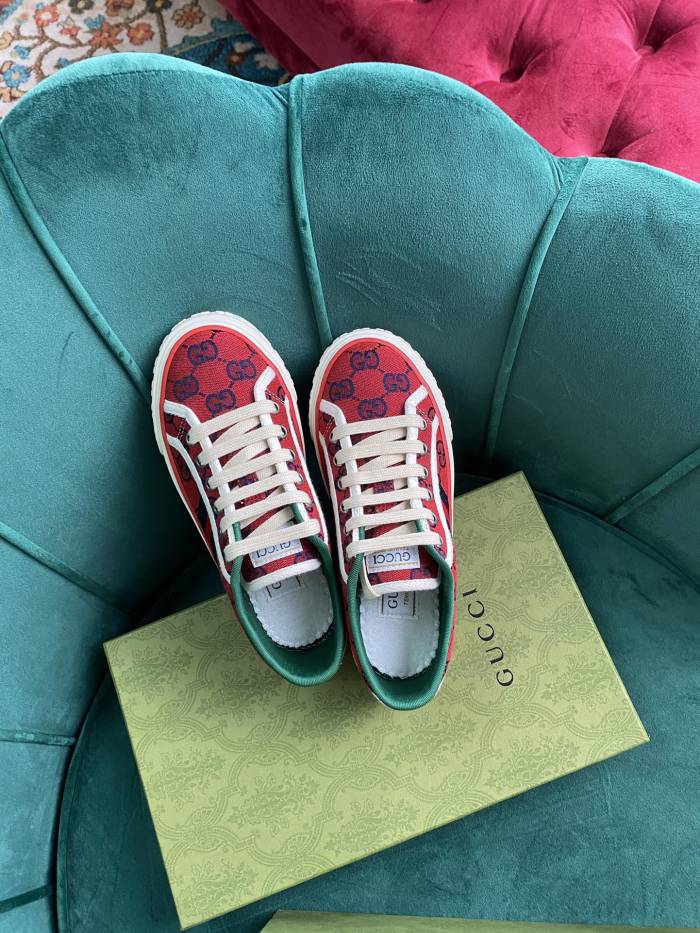 Gucci 018 Casual shoes XM062