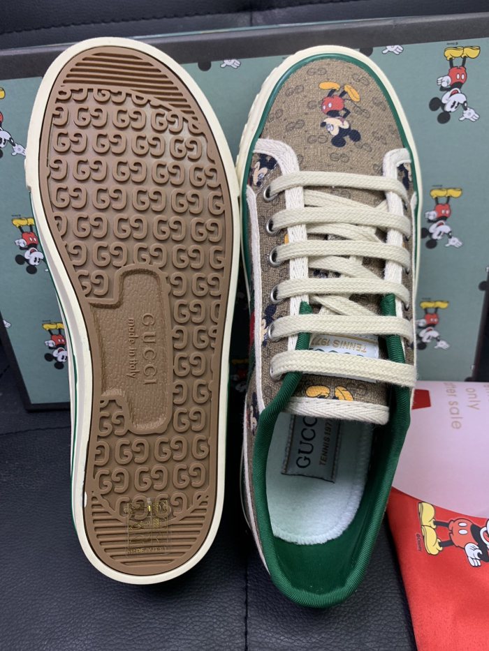 Gucci 017 Casual shoes XM082