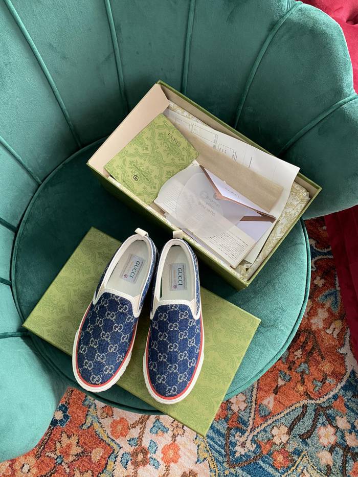 Gucci 021 Casual shoes XM062