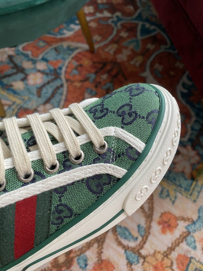 Gucci 018 Casual shoes XM062