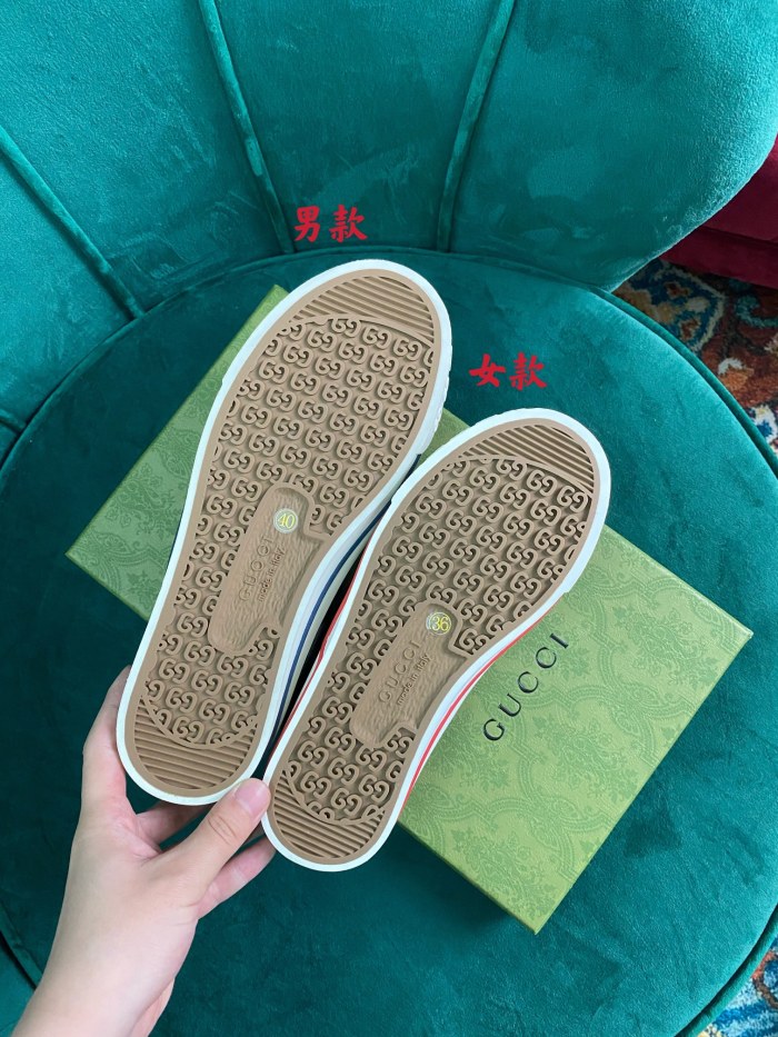 Gucci 018 Casual shoes XM062