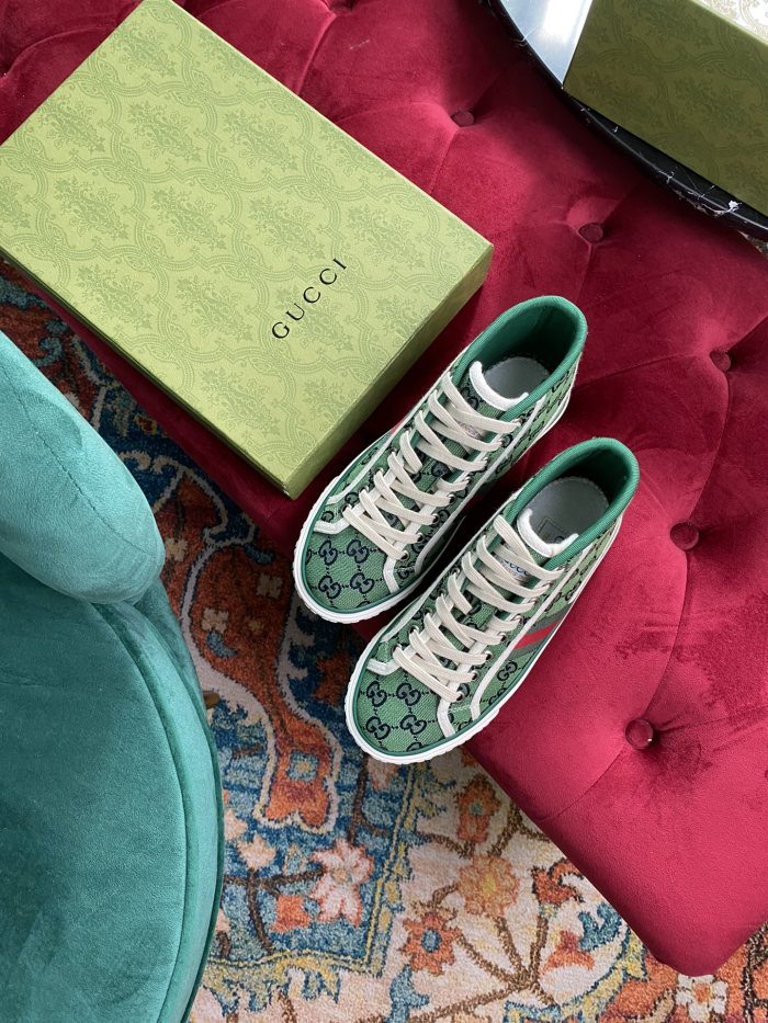 Gucci 019 Casual shoes XM082