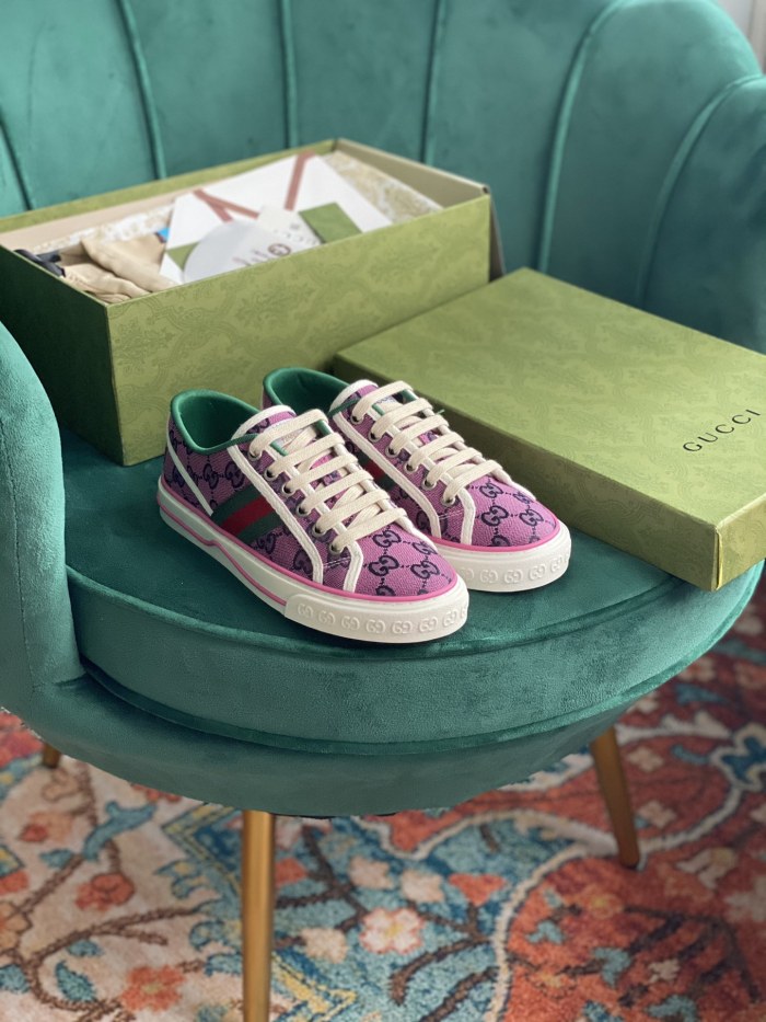 Gucci 018 Casual shoes XM062