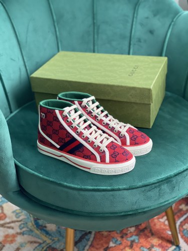 Gucci 019 Casual shoes XM082
