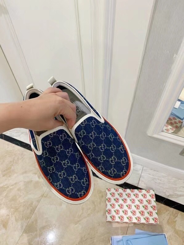 Gucci 020 Casual shoes XM062