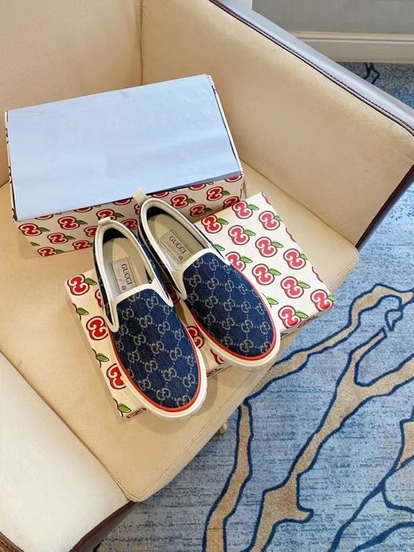 Gucci 020 Casual shoes XM062
