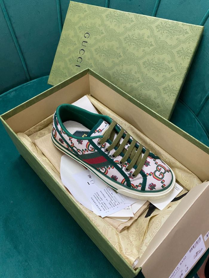 Gucci 018 Casual shoes XM062