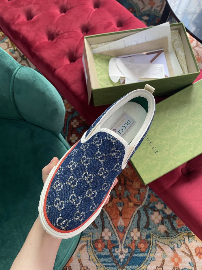 Gucci 021 Casual shoes XM062