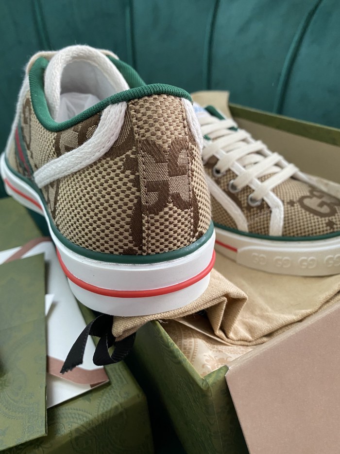 Gucci 018 Casual shoes XM062