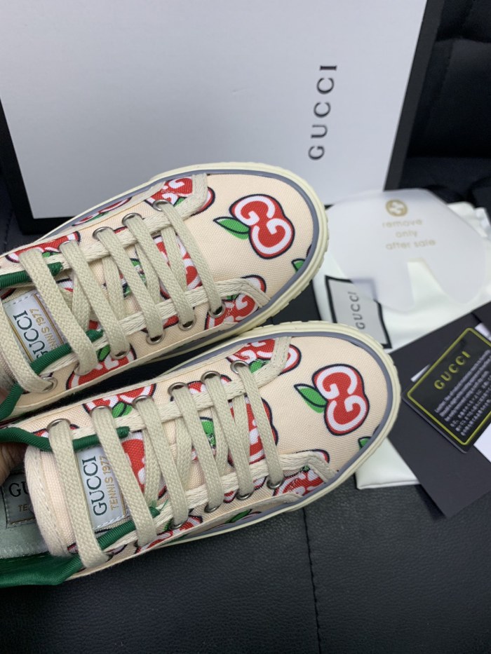 Gucci 017 Casual shoes XM082