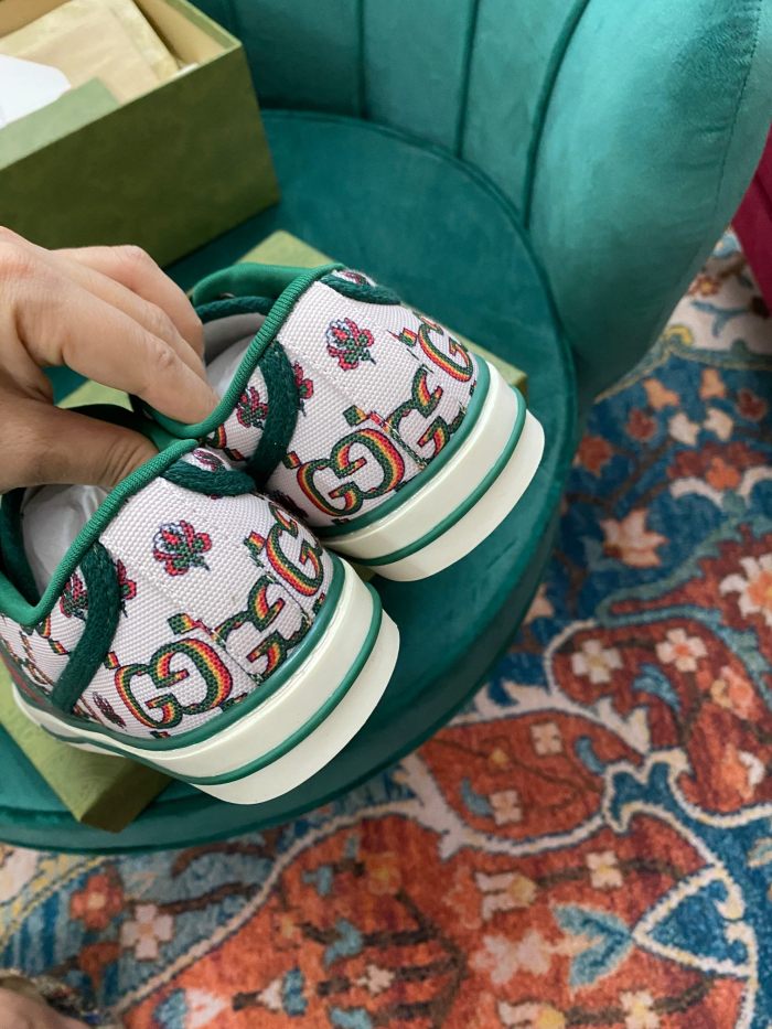 Gucci 018 Casual shoes XM062