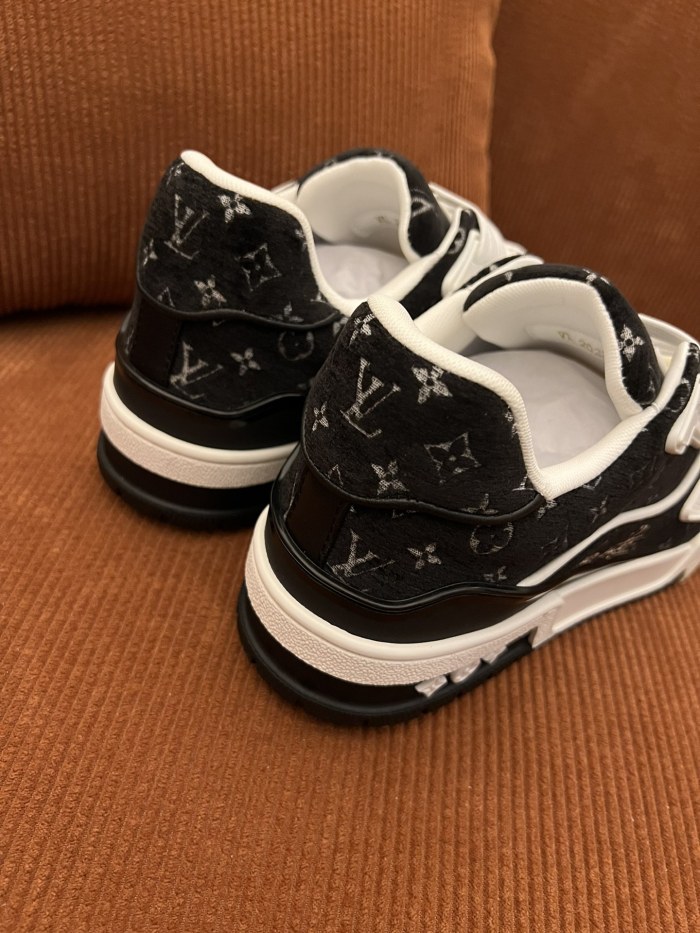 LV 025 Casual shoes XM024 01