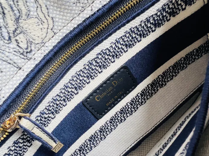 Dior Medium Lady D-Lite Bag M0565 LM003 24cm