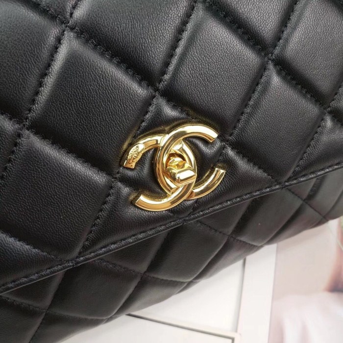 Chanel Handbag 92236 PYD032 25cm