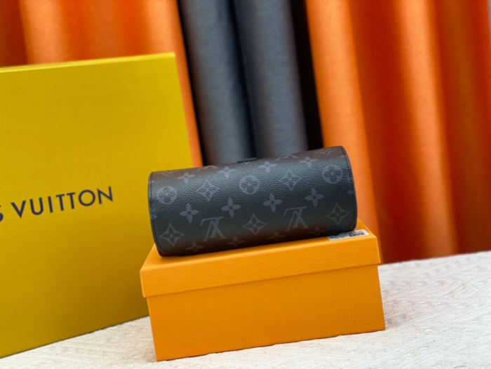 LV 3 Watch Case M47530 LM051 20cm