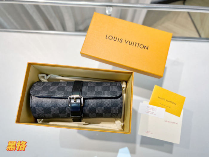 LV 3 Watch Case M47530 LM051 20cm
