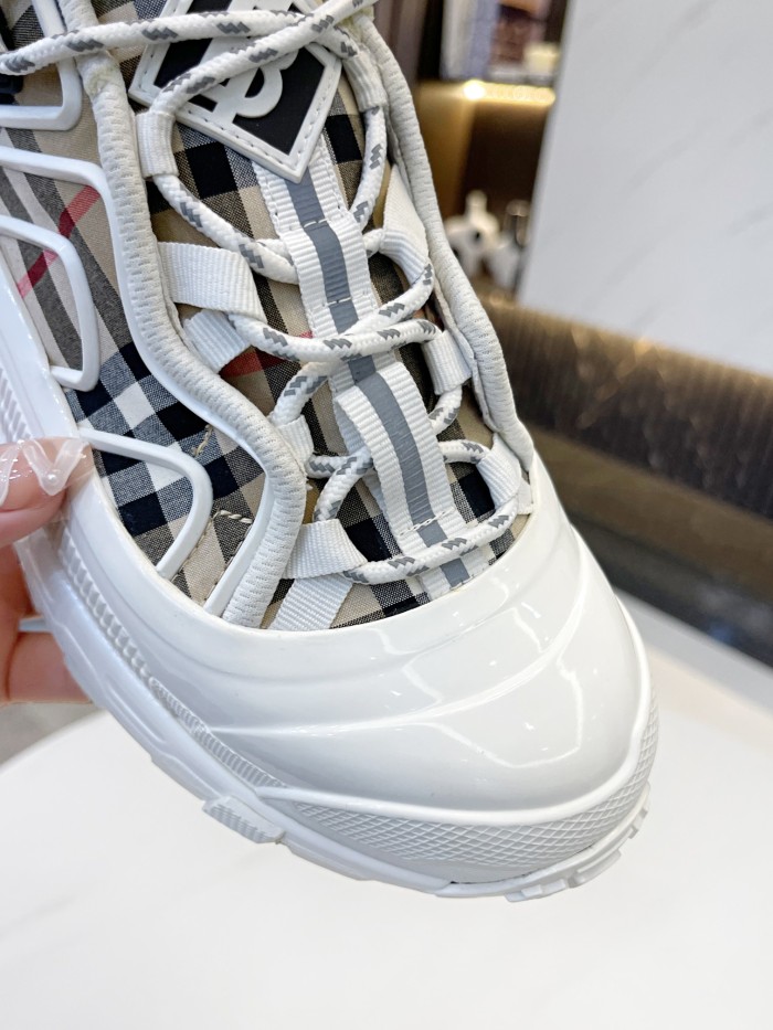 Burberry 001 Casual shoes XM533