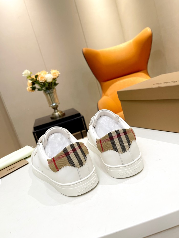 Burberry 002 Casual shoes XM062