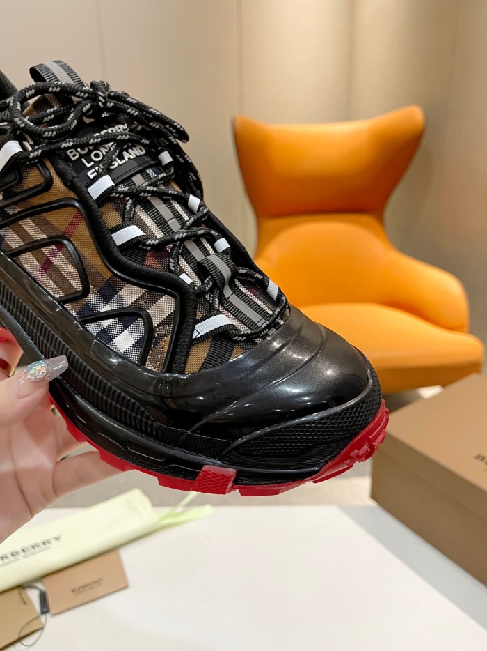 Burberry 001 Casual shoes XM533