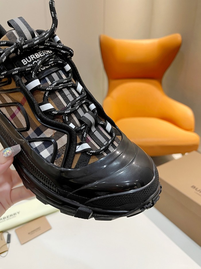 Burberry 001 Casual shoes XM533