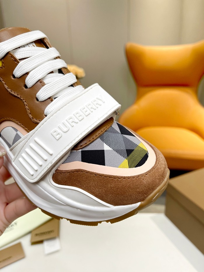 Burberry 004 Casual shoes XM023