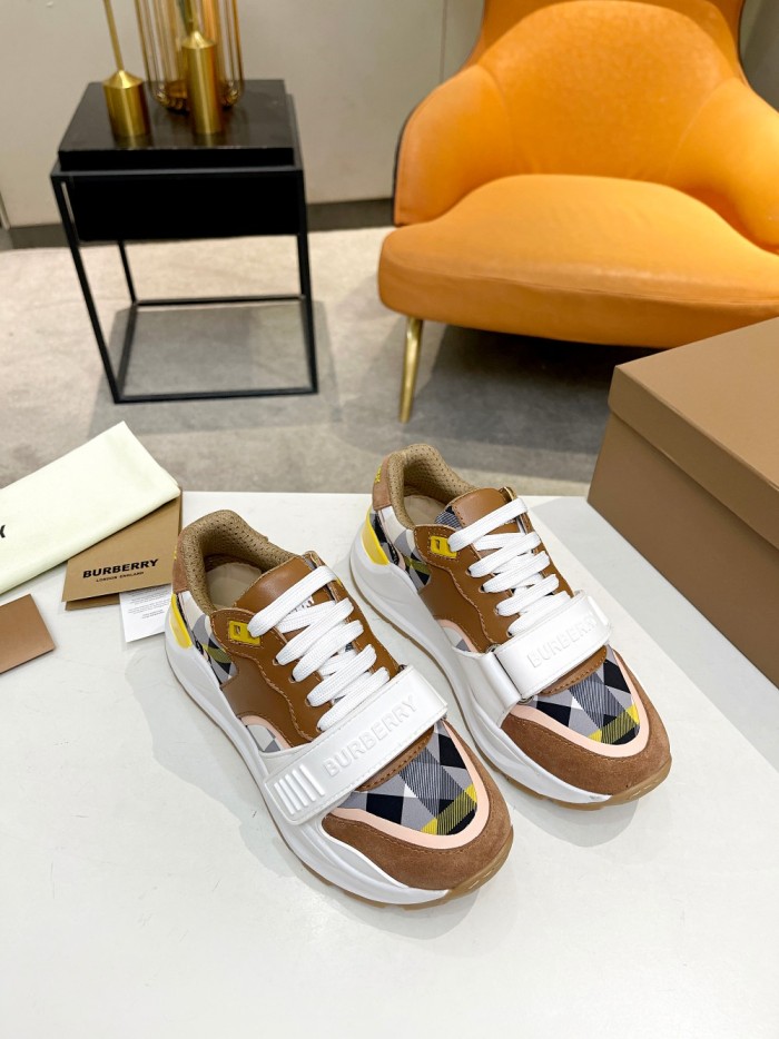 Burberry 004 Casual shoes XM023