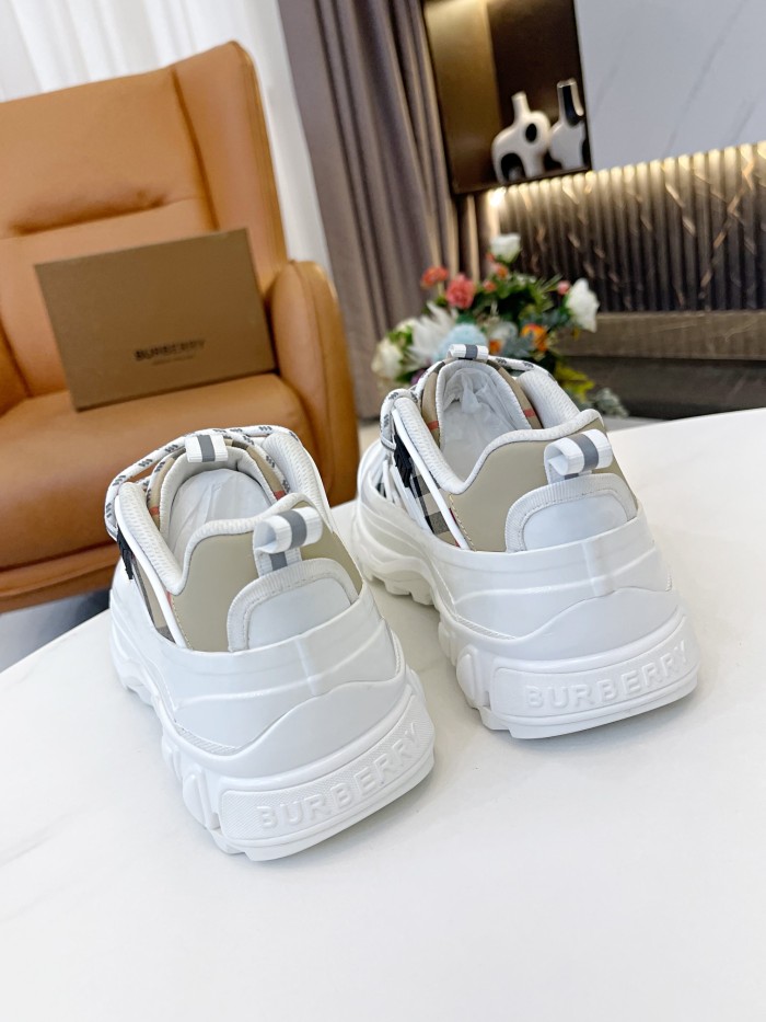 Burberry 001 Casual shoes XM533