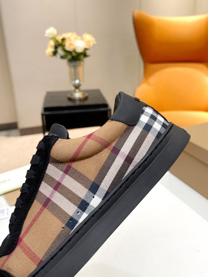 Burberry 002 Casual shoes XM062