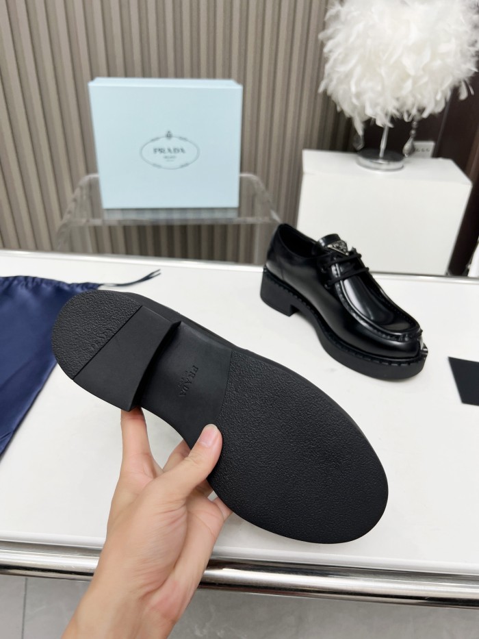 Prada 010 Casual shoes XM092