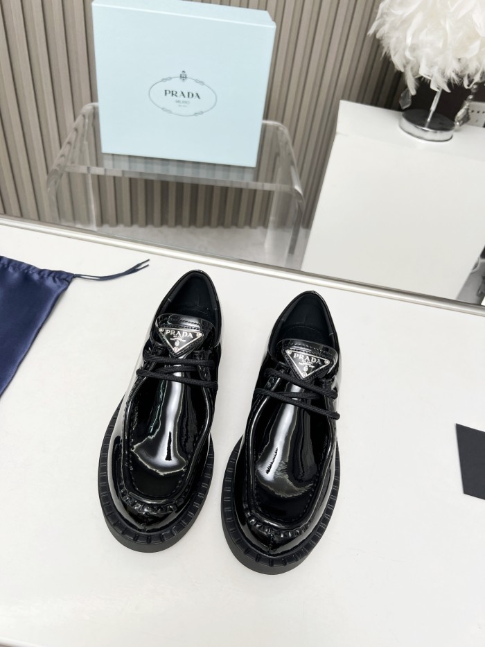 Prada 010 Casual shoes XM092