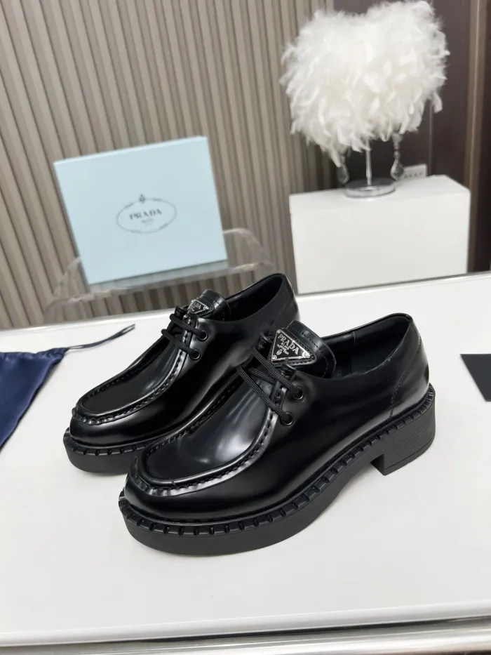 Prada 010 Casual shoes XM092