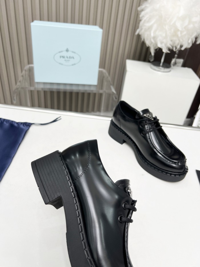 Prada 010 Casual shoes XM092