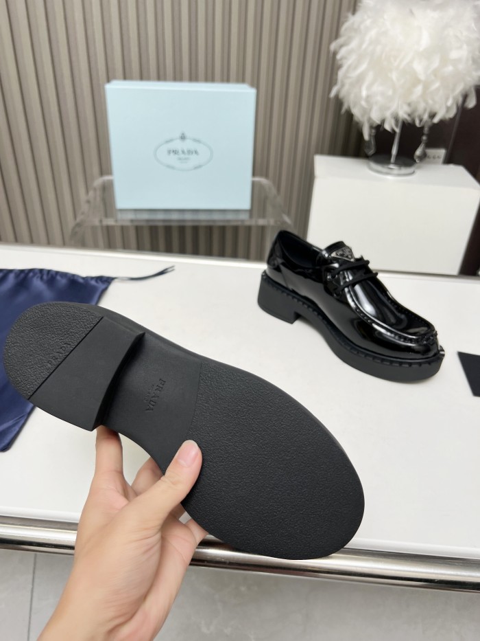 Prada 010 Casual shoes XM092