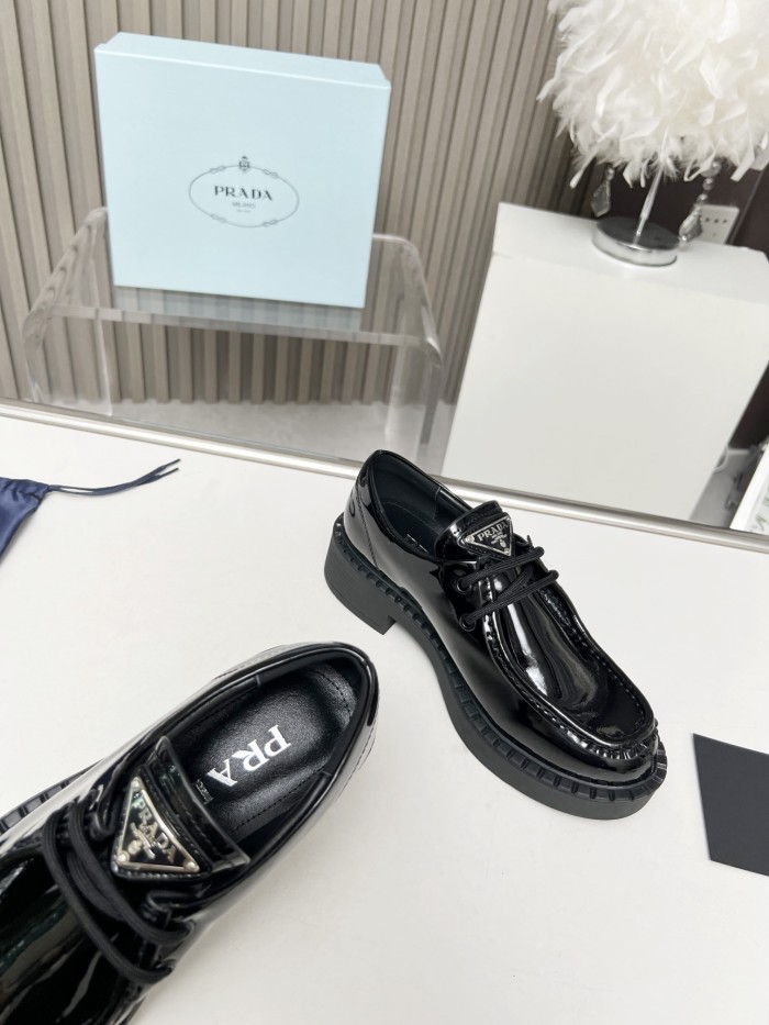 Prada 010 Casual shoes XM092