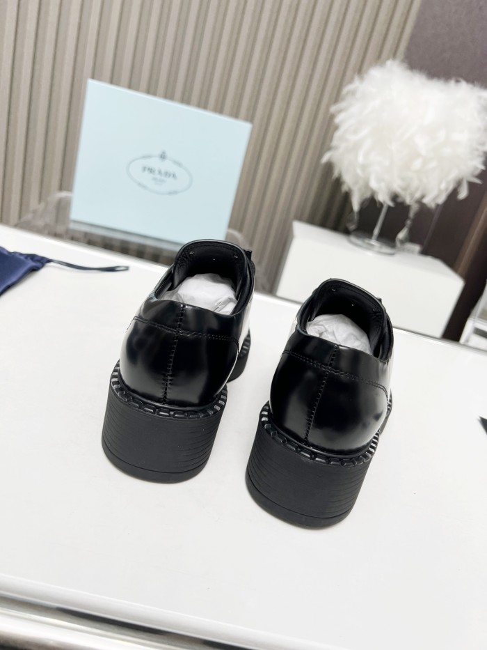 Prada 010 Casual shoes XM092