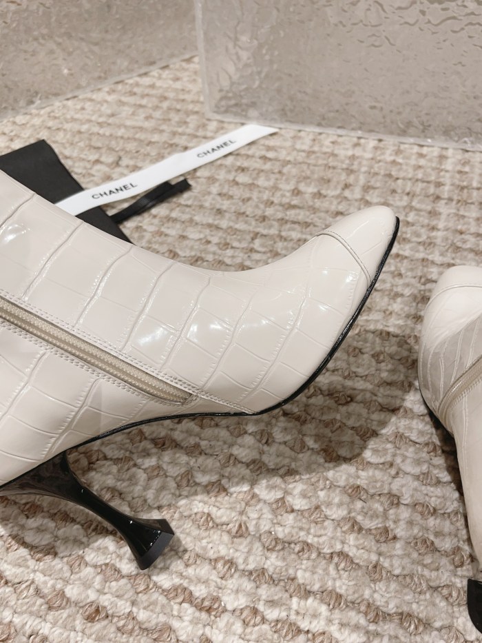 Chanel 010 boots XM083