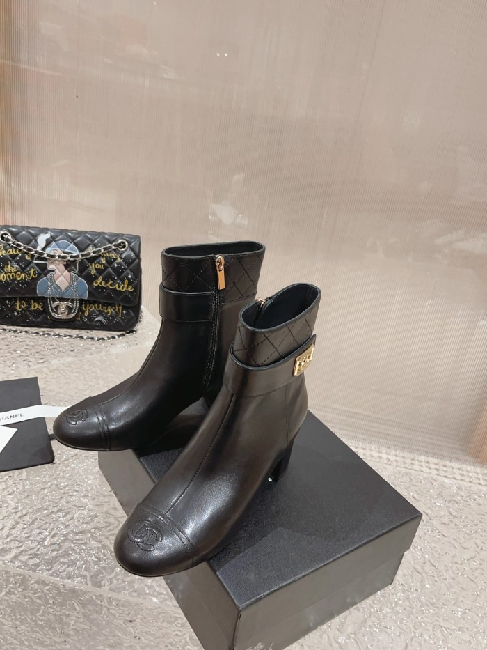 Chanel 016 boots XM083