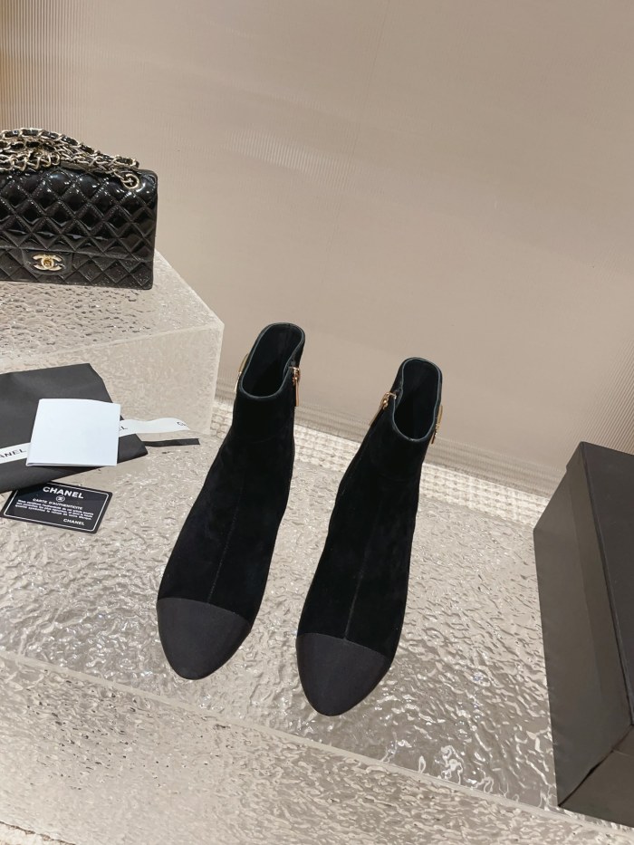 Chanel 017 boots XM083