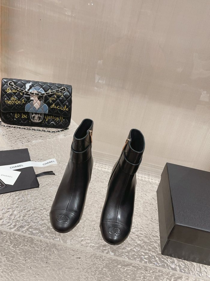 Chanel 016 boots XM083