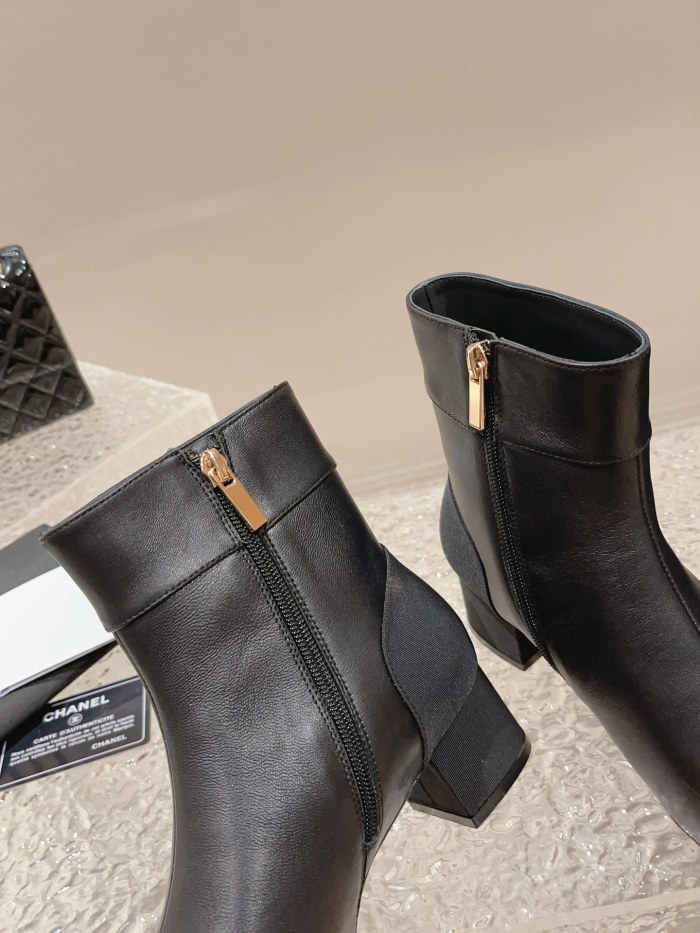 Chanel 017 boots XM083