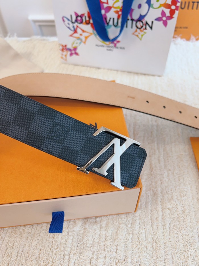 LV Belt 014 22PJ081 4cm