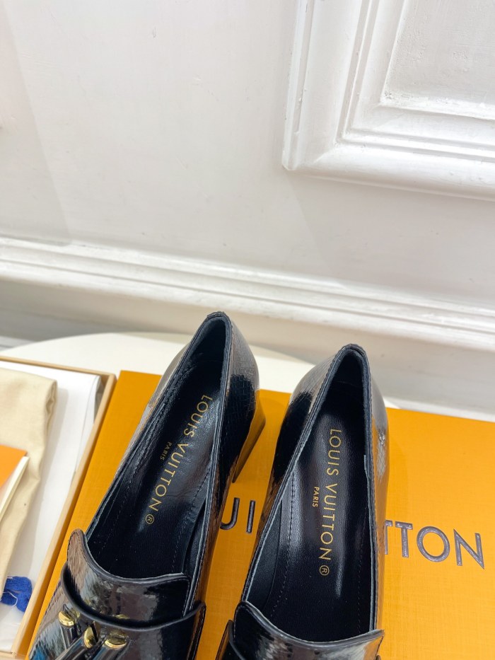 LV shoes 015 XM043