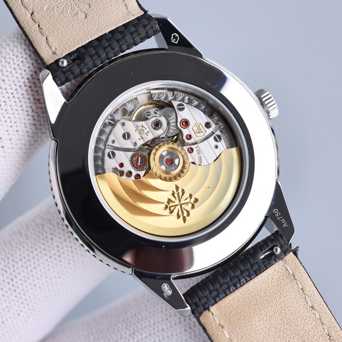 PATEK PHILIPPE CALATRAVA 5226 40mm