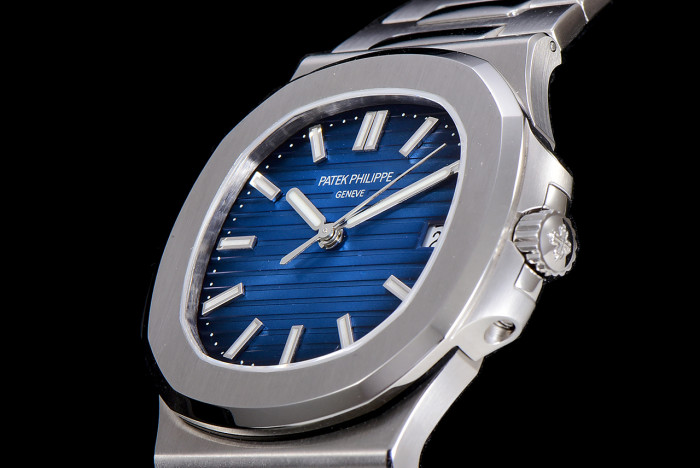 PATEK PHILIPPE NAUTILUS 5711 40mm